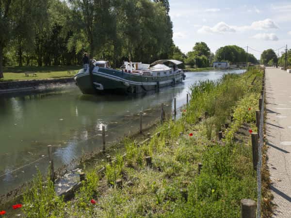 Quai des carrières blanches péniche SPLAAD