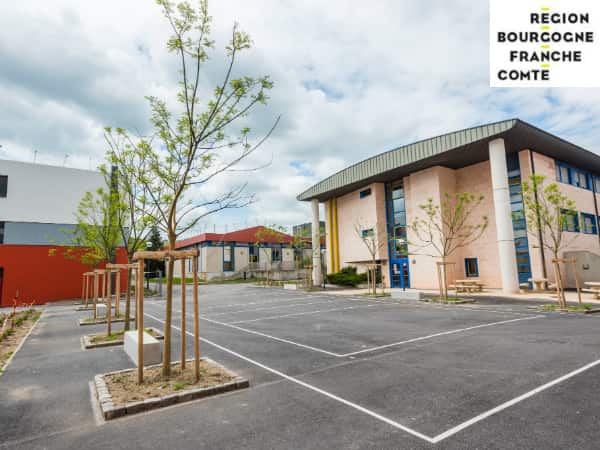 SPLAAD Le Creusot Léon Blum site Lavoisier cour